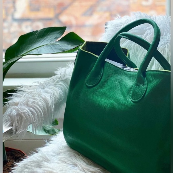 Beck Medium Classic Leather Tote in green - Picture 11 of 11